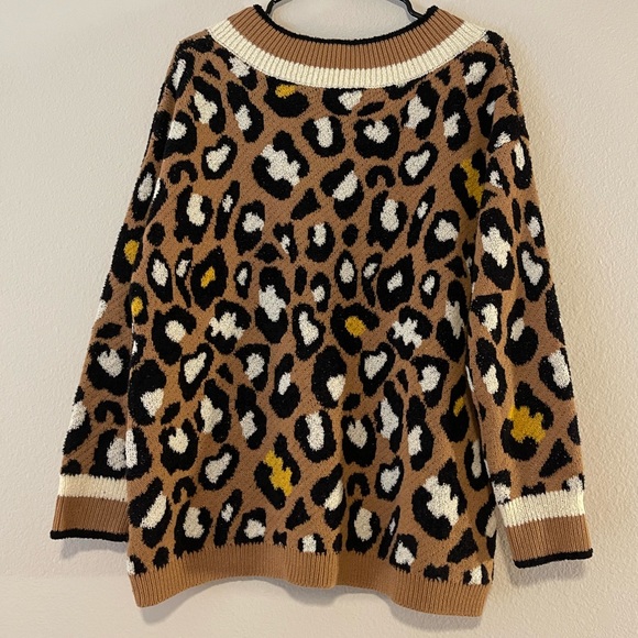 Cable Stitch Animal Print Jacquard Sweater - Picture 2 of 3
